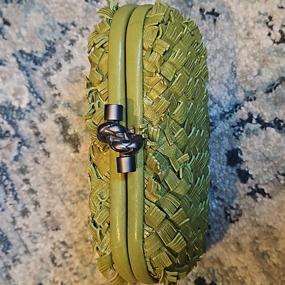 Bottega Veneta Knot Clutch - Picture 3 of 5